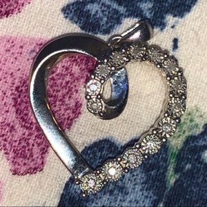 Necklace But I dont have the chain! So very sorry!